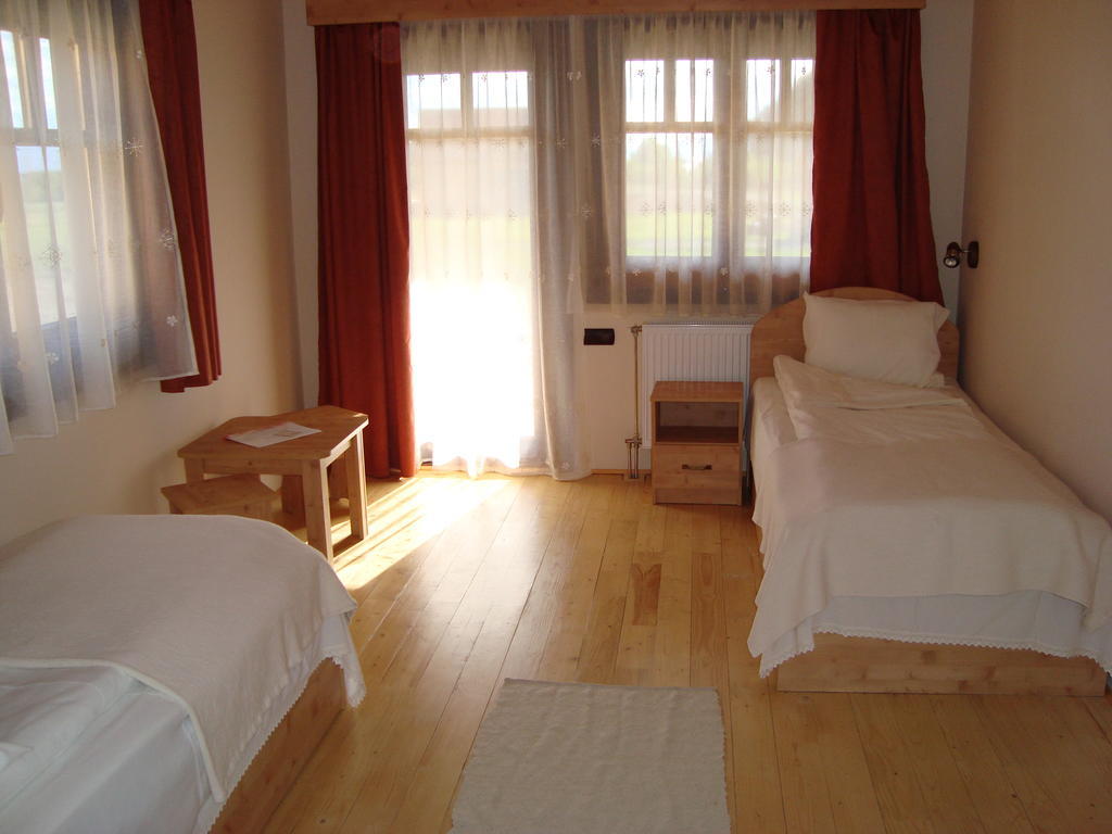 Pensiunea Sapte Flori Gheorgheni  Kamer foto